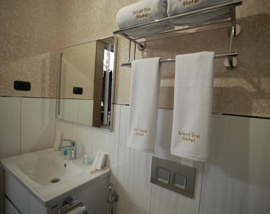 West Inn Hotel & Restaurant Nz Μπακού Εξωτερικό φωτογραφία